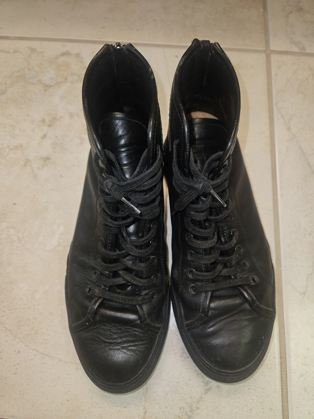 Common Projects Women's Black Lace-Up High-Top Casual Sneakers
